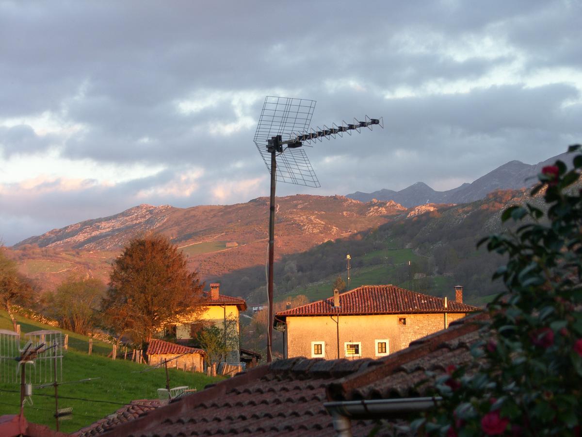 Posada El Pareon Sirviella エクステリア 写真
