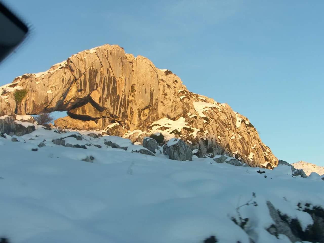 Posada El Pareon Sirviella エクステリア 写真