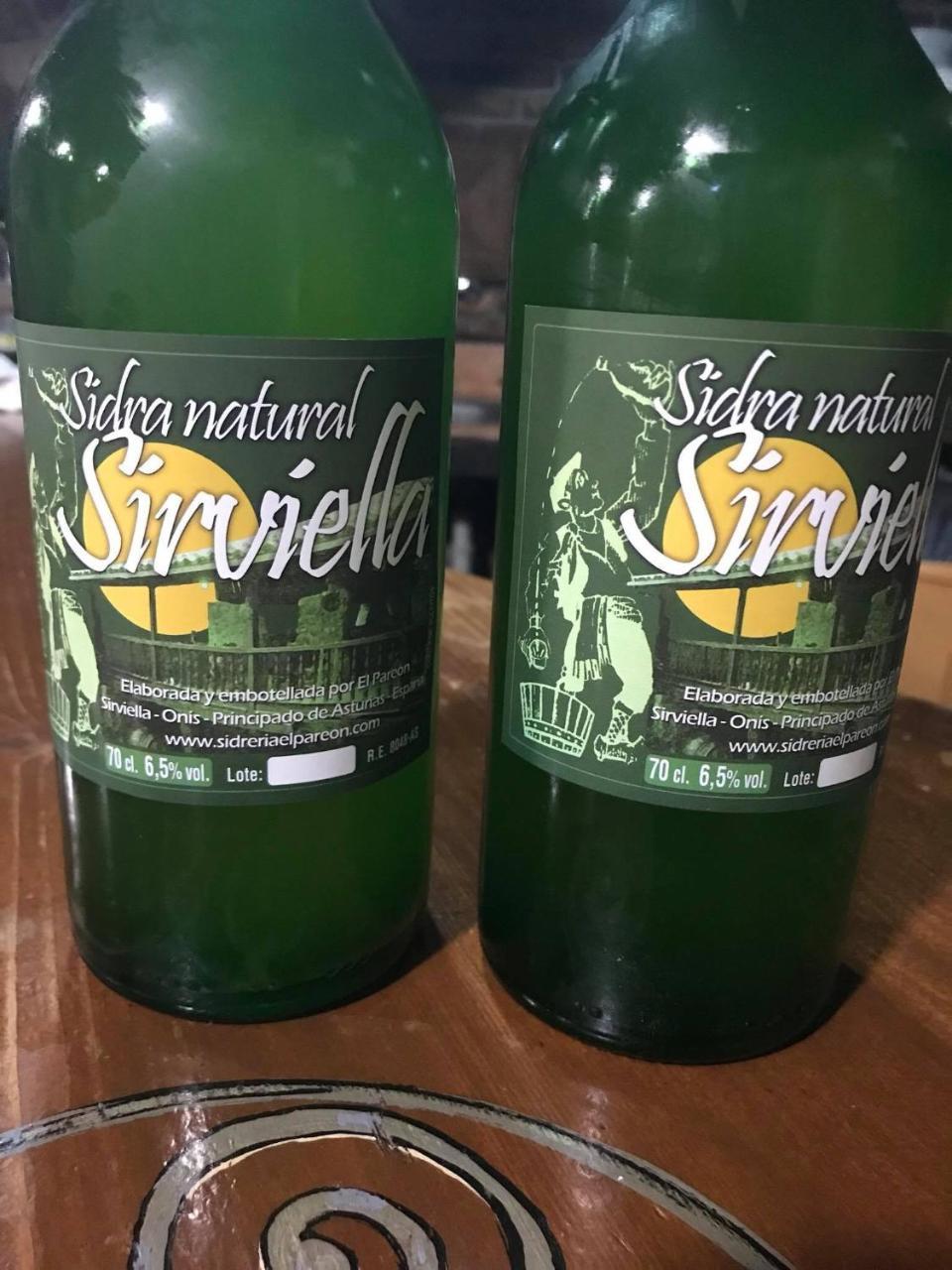 Posada El Pareon Sirviella エクステリア 写真
